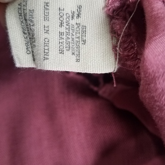 Gimmicks sleeveless top - Picture 6 of 6